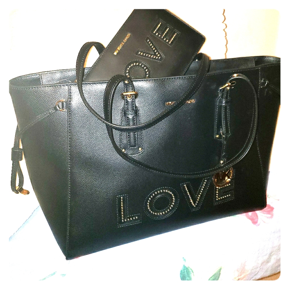 Michael Kors Voyager Large MF Top Zip Tote